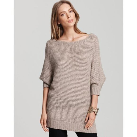 ALICE + OLIVIA Cashmere blend Scoop Neck, Dolman Sleeve sweater (size XS) - Picture 1 of 14
